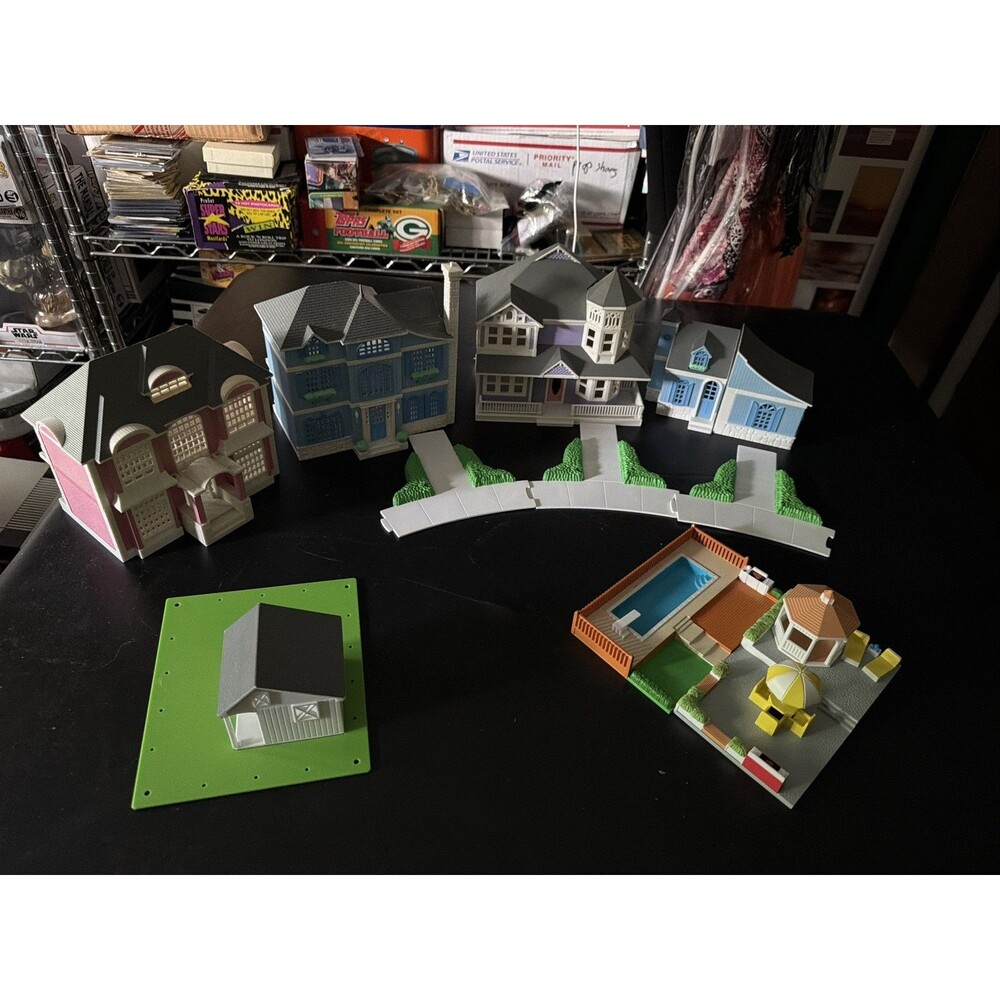 1994 Galoob MY PRETTY DOOLHOUSE Lot (Polly Pocket sized set)